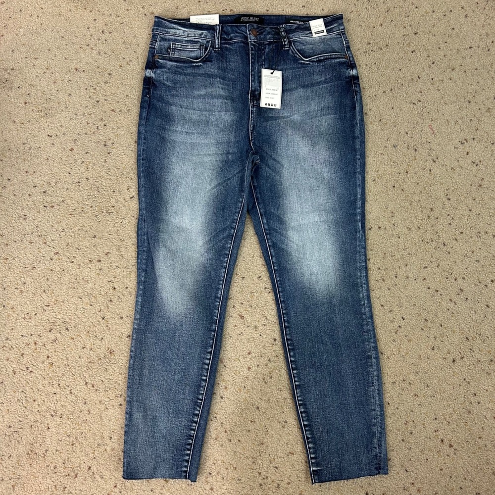 NEW Judy Blue Jeans Dark Blue High Waist Relaxed Fit Raw Hem Size 15/32 Women's